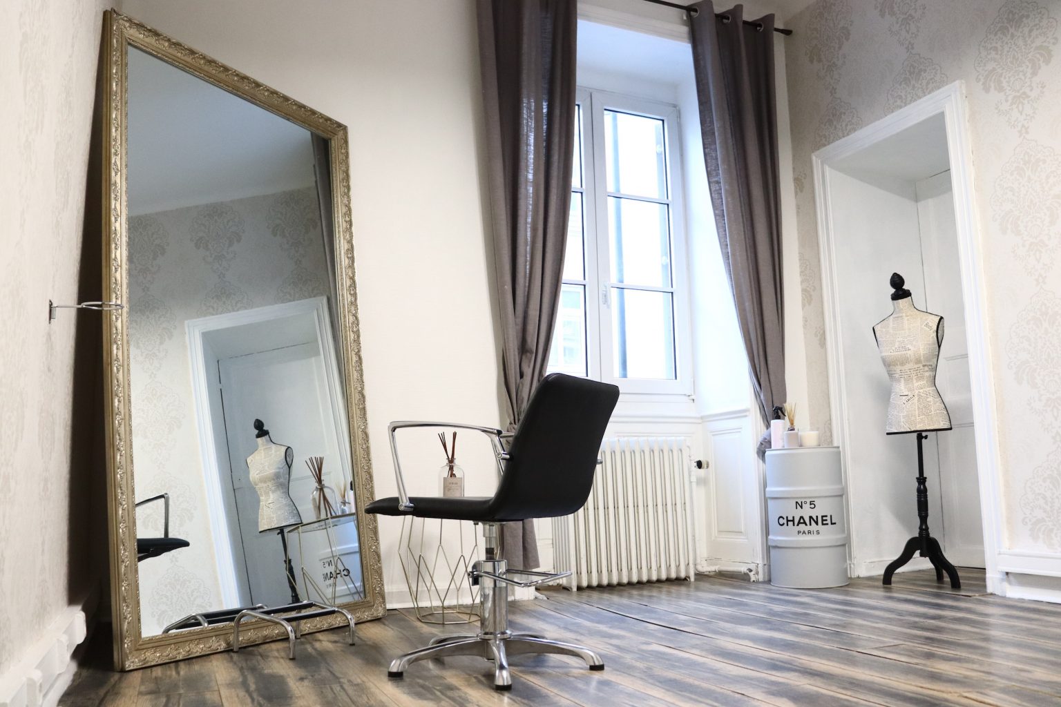 Le Miroir – Salons de Coiffure