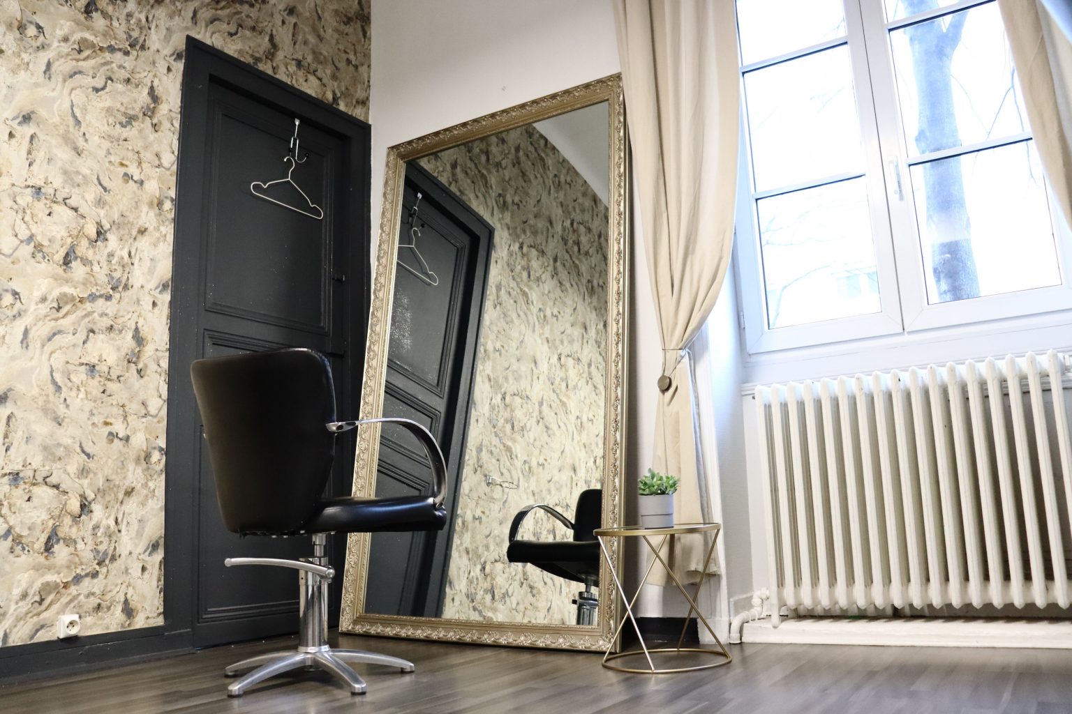 Le Miroir – Salons de Coiffure